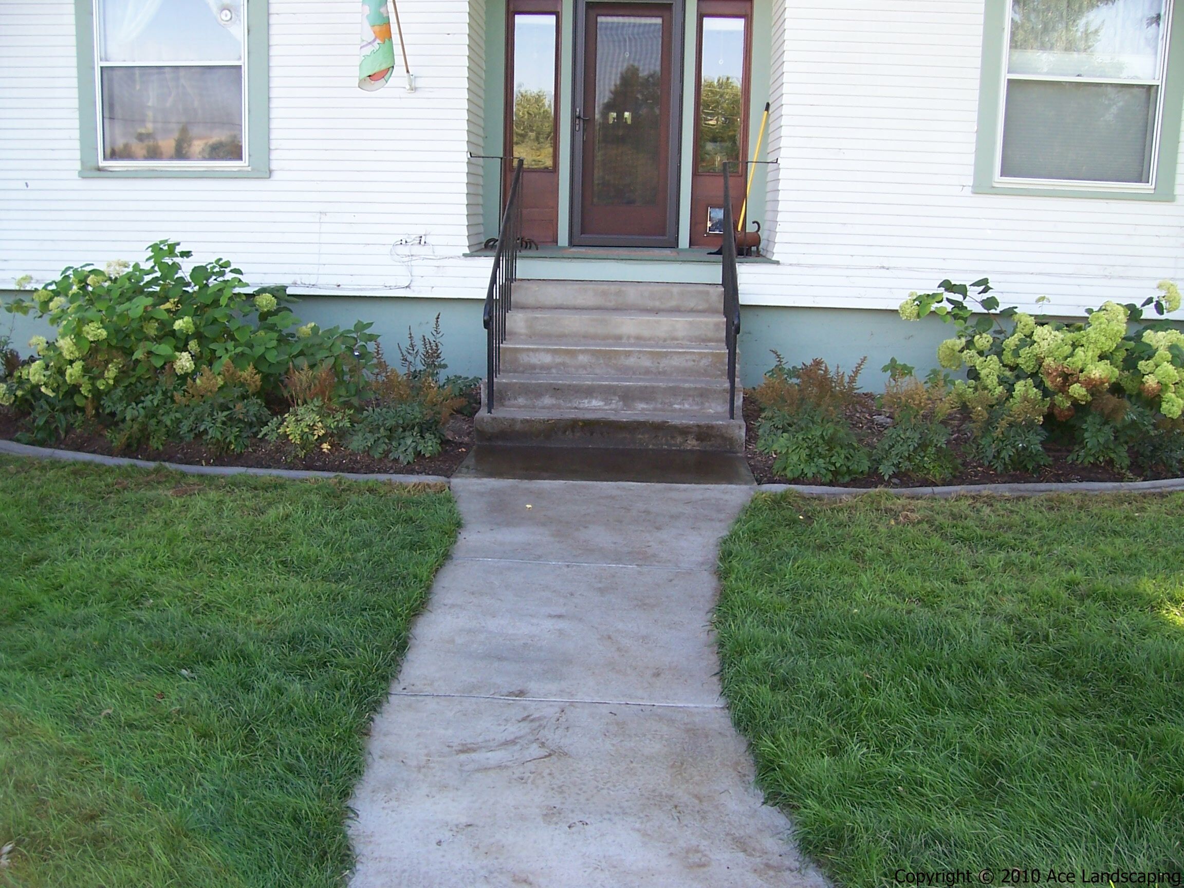 CONCRETE CURBING CONTRACTOR Concrete Landscape Edging & Borders