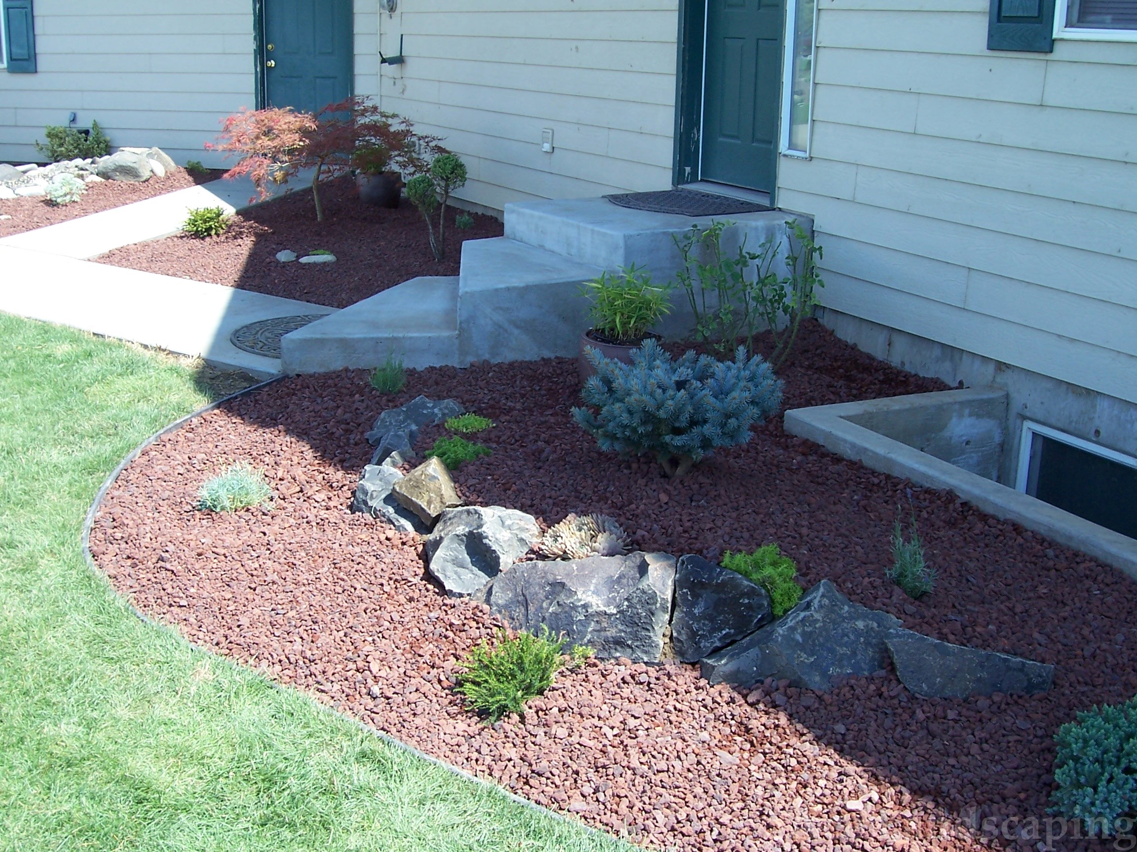 LANDSCAPE MAINTENANCE CONTRACTOR Full Lawn/Yard/Garden Services
