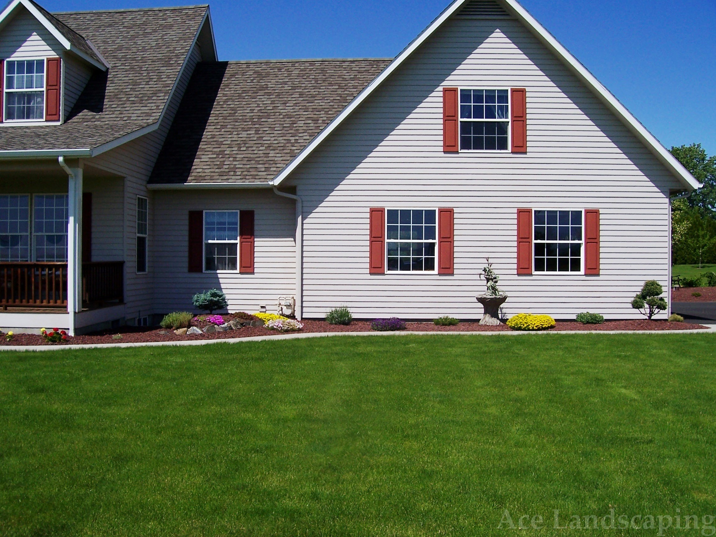 LANDSCAPE MAINTENANCE CONTRACTOR Full Lawn/Yard/Garden Services